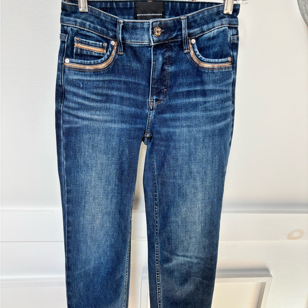 WHBM high rise sculpt cropped jeans . Size 00